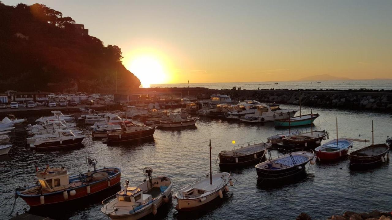 マッサ・ルブレンセRelais Del Mare Con Terrazza Fronte Mare Free Parkingアパートメント エクステリア 写真