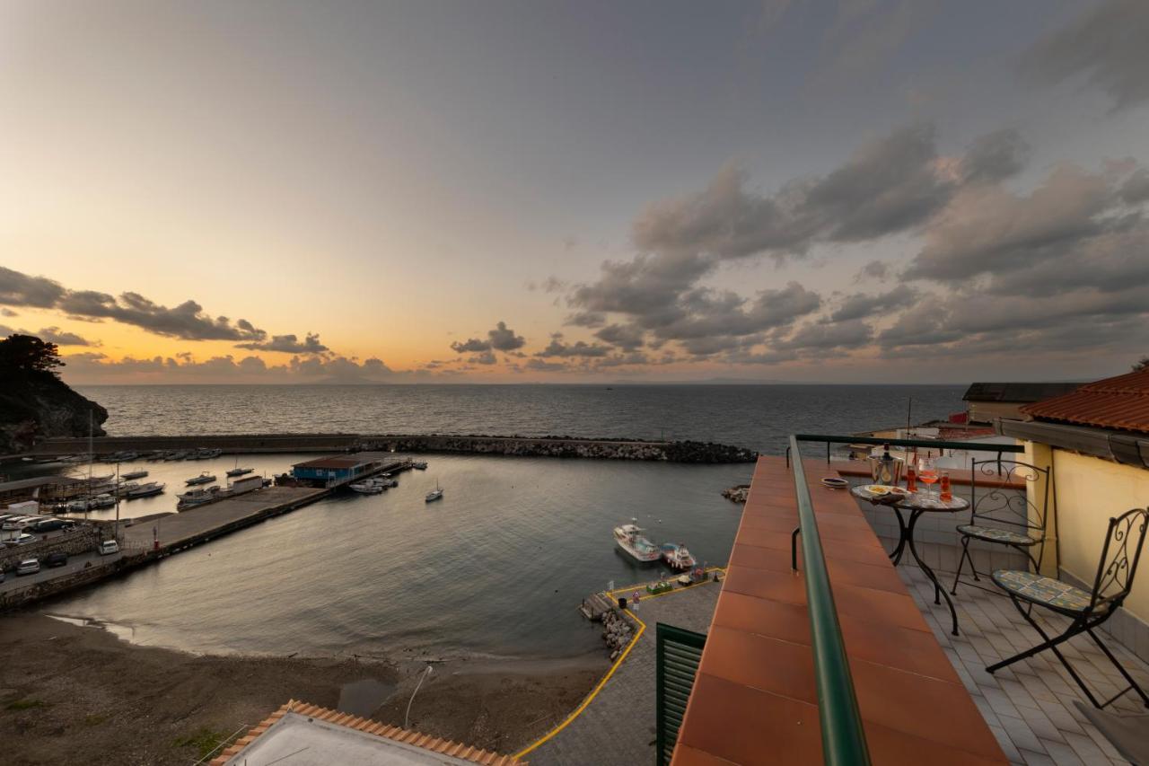 マッサ・ルブレンセRelais Del Mare Con Terrazza Fronte Mare Free Parkingアパートメント エクステリア 写真